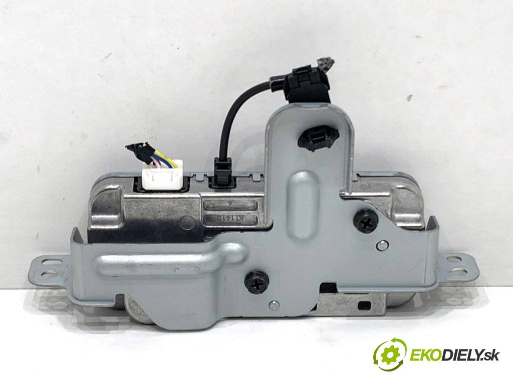 SUZUKI SWIFT VI liftback 2024 61 kW 1.2 VVT Hybrid (ZCEDS, AOL312) 1197 Zosilňovač Antenní: 3F520-69T01 (Zosilňovač)