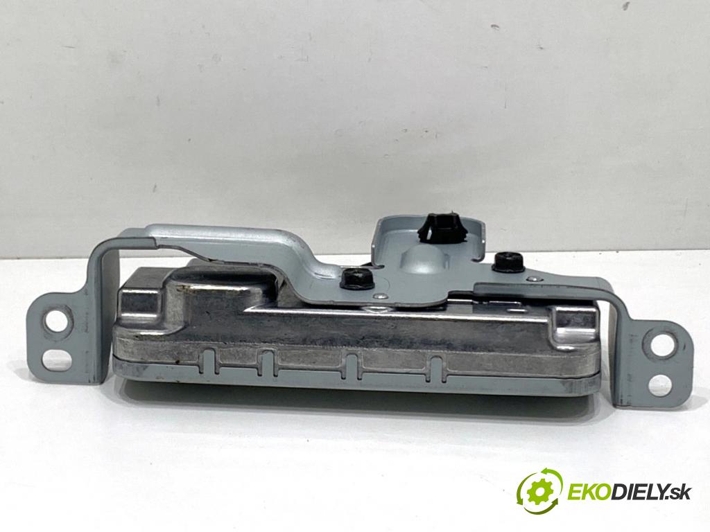 SUZUKI SWIFT VI liftback 2024 61 kW 1.2 VVT Hybrid (ZCEDS, AOL312) 1197 Zosilňovač Antenní: 3F520-69T01 (Zosilňovač)