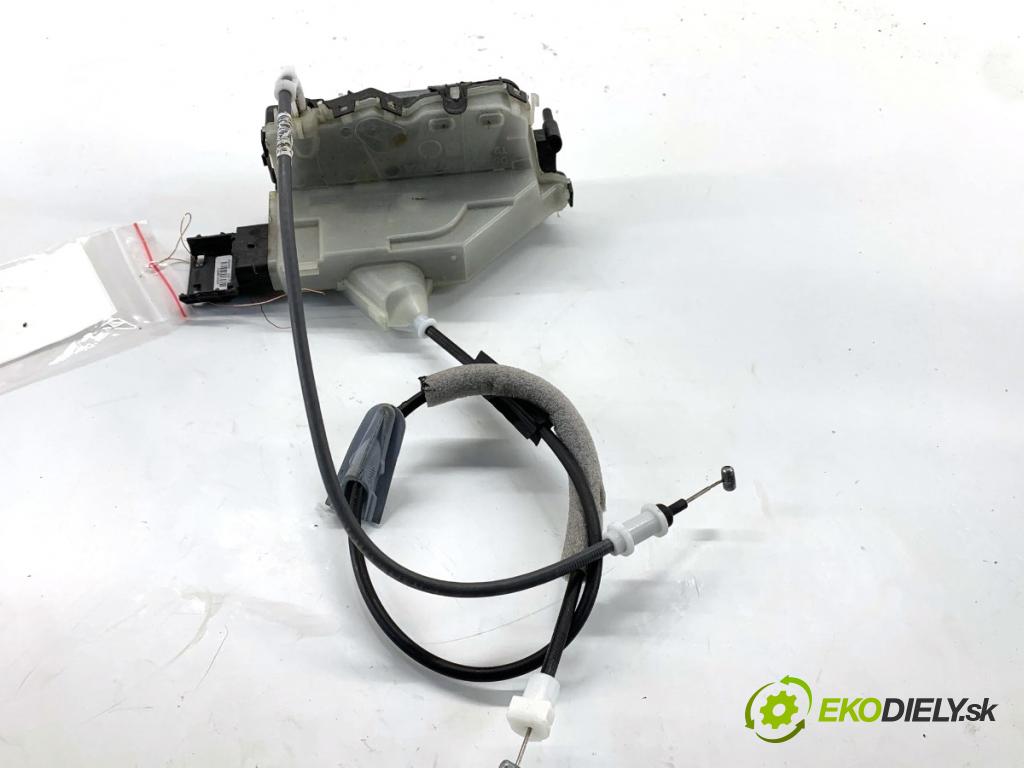 TOYOTA PROACE Autobus 2024 130 kW 2.0 D4d (MDZ6) 1997 zámok dveře pravý přední část 084140