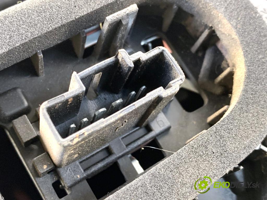 TOYOTA PROACE Autobus 2024 130 kW 2.0 D4d (MDZ6) 1997 Svetlo pravy zad 9808243080