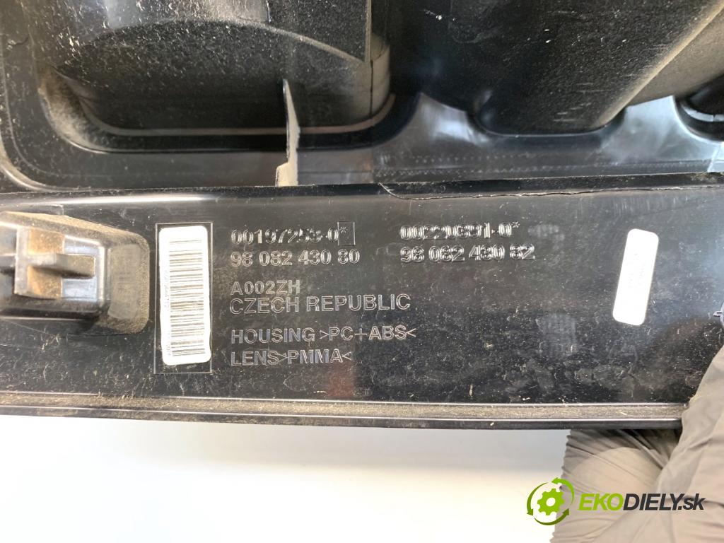 TOYOTA PROACE Autobus 2024 130 kW 2.0 D4d (MDZ6) 1997 světlo pravý zadní část 9808243080