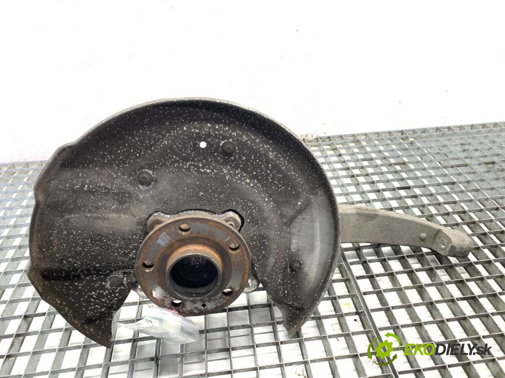 VOLVO XC60 II SUV 2020 173 kW B5 Mild-Hybrid AWD 1969 náboj pravy predný 