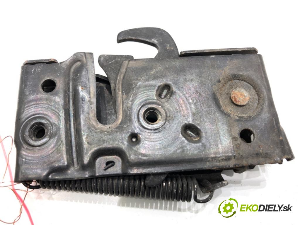 VOLVO XC60 II SUV 2020 173 kW B5 Mild-Hybrid AWD 1969 zámok kapoty predný pravy 32226109