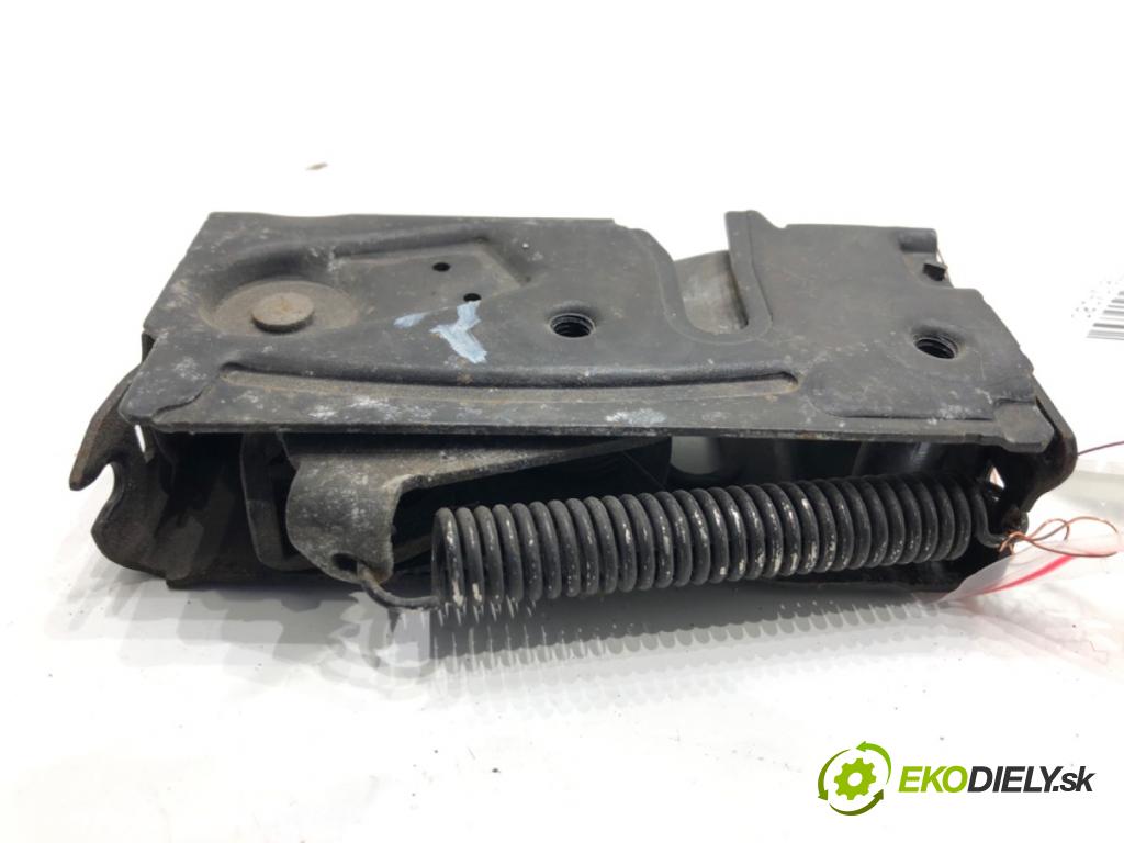 VOLVO XC60 II SUV 2020 173 kW B5 Mild-Hybrid AWD 1969 zámok kapoty predný pravy 32226109