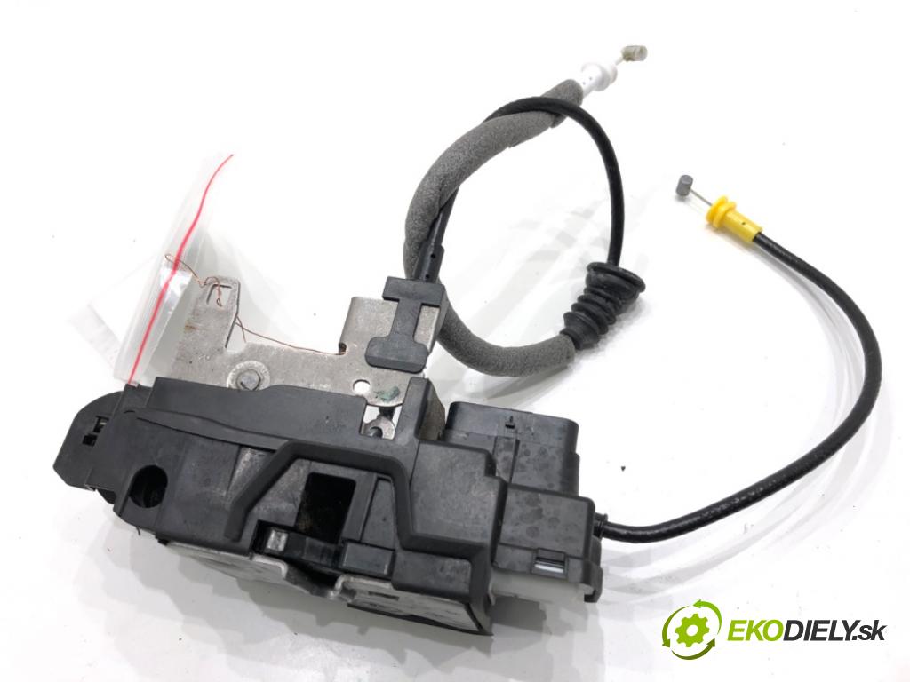 VOLVO XC60 II SUV 2020 173 kW B5 Mild-Hybrid AWD 1969 zámok Dvere pravy predný 31462456