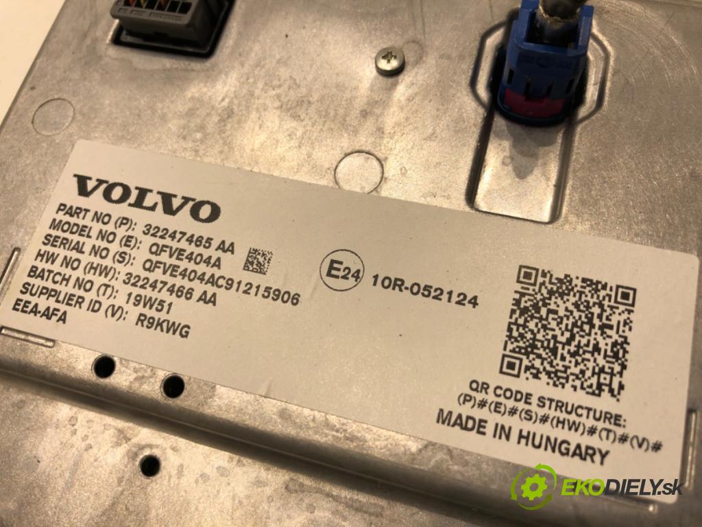 VOLVO XC60 II SUV 2020 173 kW B5 Mild-Hybrid AWD 1969 Dislpej 32247465 (Prístrojová doska)