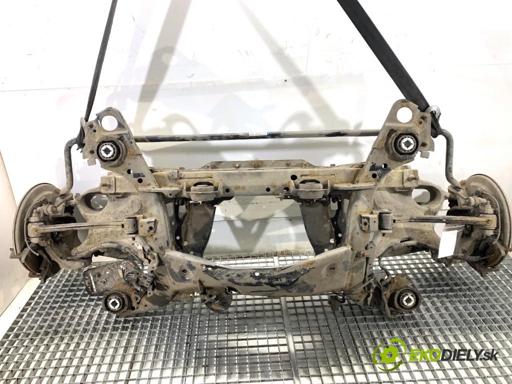 VOLVO XC60 II SUV 2020 173 kW B5 Mild-Hybrid AWD 1969 Výstuha zad