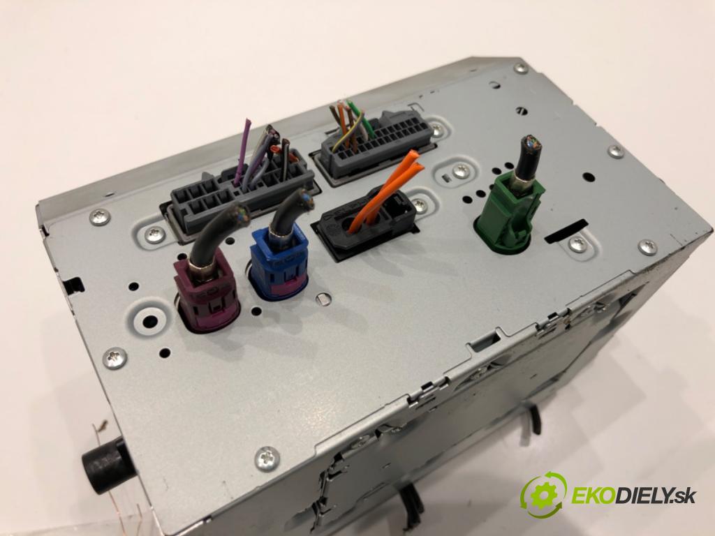 VOLVO XC60 II SUV 2020 173 kW B5 Mild-Hybrid AWD 1969 RADIO 32141143 (Audio zariadenie)