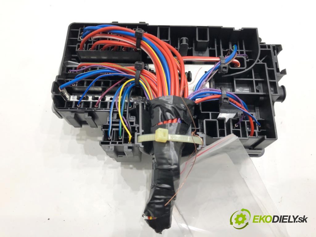 VOLVO XC60 II SUV 2020 173 kW B5 Mild-Hybrid AWD 1969 skříňka poistková  (Pojistková skříňka)