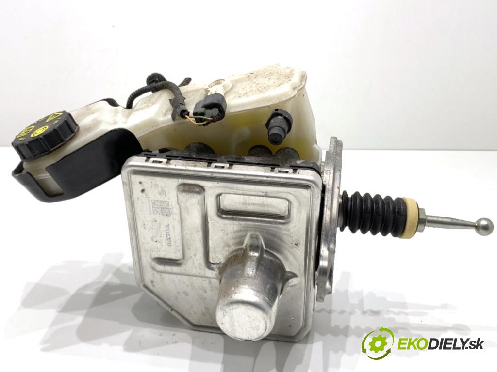 VOLVO XC60 II SUV 2020 173 kW B5 Mild-Hybrid AWD 1969 posilovač bŕzd 32279538