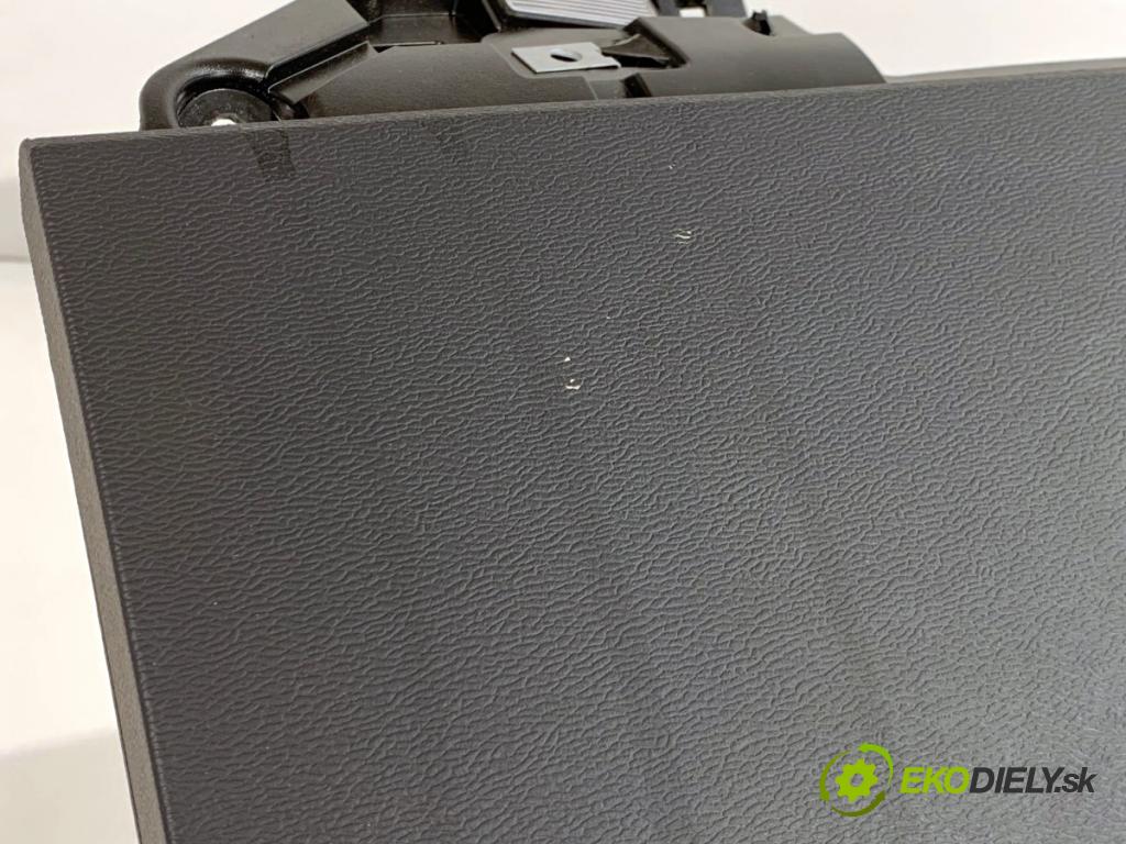 VOLVO XC60 II SUV 2020 173 kW B5 Mild-Hybrid AWD 1969 Priehradka, kastlík spolujazdca 31417596 (Priehradka (kastlík))