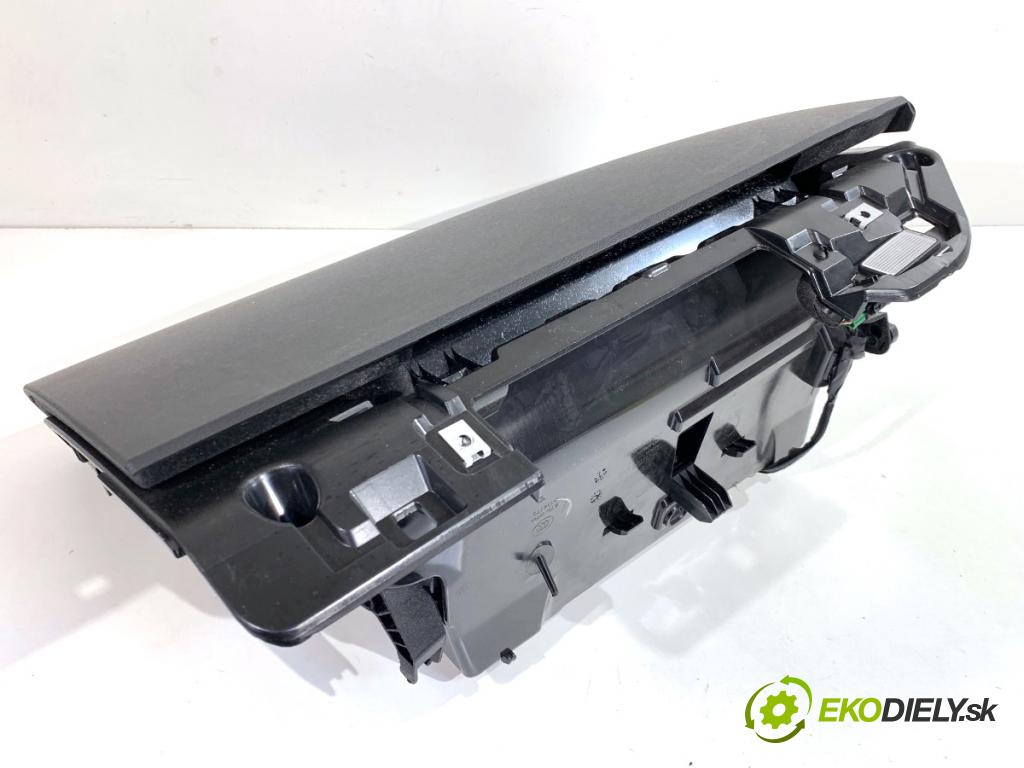 VOLVO XC60 II SUV 2020 173 kW B5 Mild-Hybrid AWD 1969 Priehradka, kastlík spolujazdca 31417596 (Priehradka (kastlík))