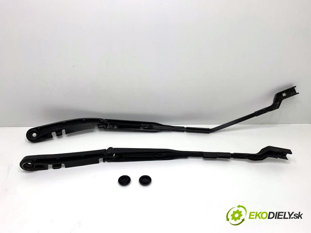 VOLVO XC60 II SUV 2020 173 kW B5 Mild-Hybrid AWD 1969 ramena stěrače přední část 31416839 31416840