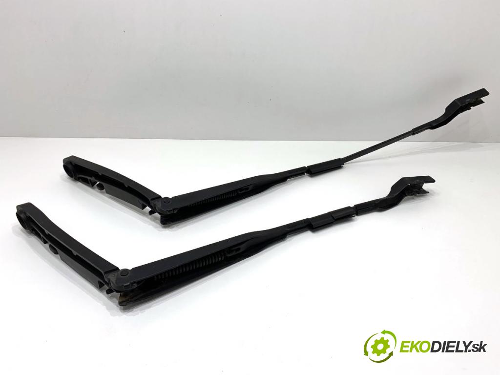 VOLVO XC60 II SUV 2020 173 kW B5 Mild-Hybrid AWD 1969 ramena stěrače přední část 31416839 31416840