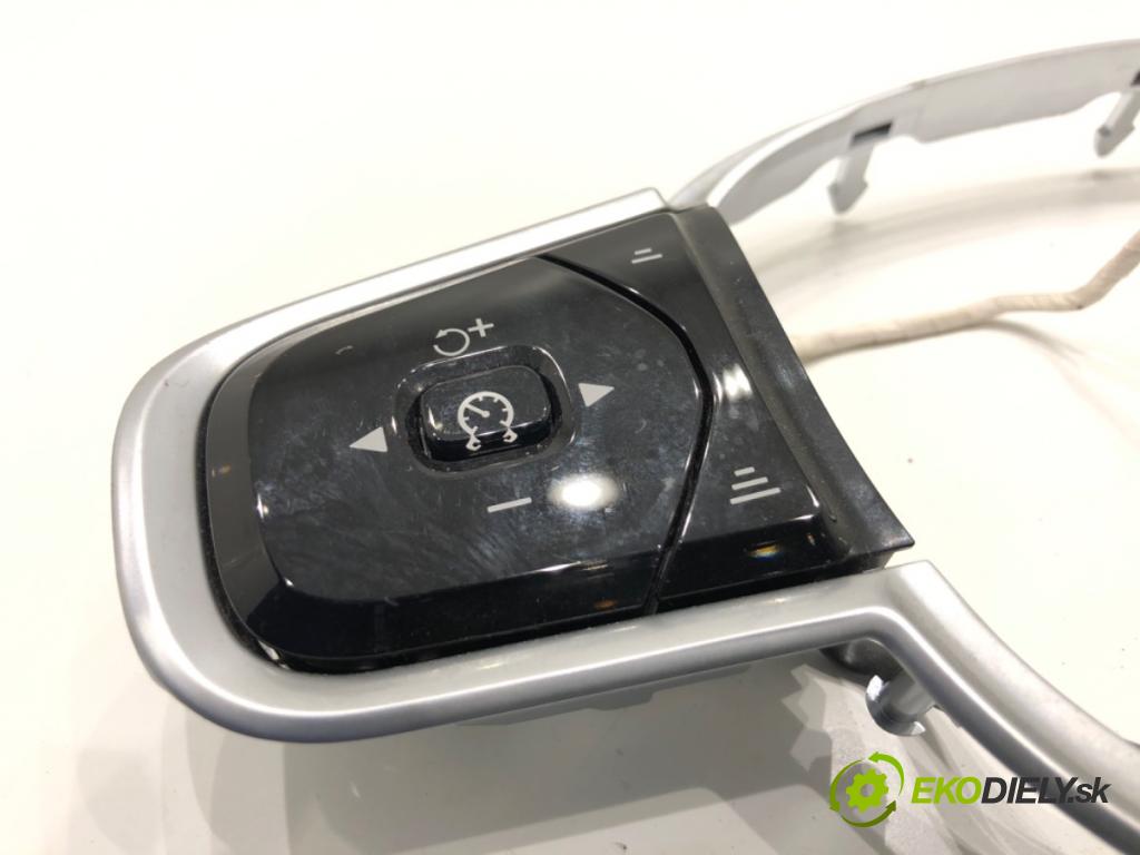 VOLVO XC60 II SUV 2020 173 kW B5 Mild-Hybrid AWD 1969 SPÍNAČE: volantu 32266343