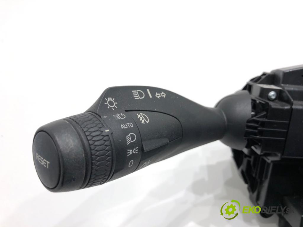 VOLVO XC60 II SUV 2020 173 kW B5 Mild-Hybrid AWD 1969 přepínač kombinovaný 32266025 (Páčky pod volantem)