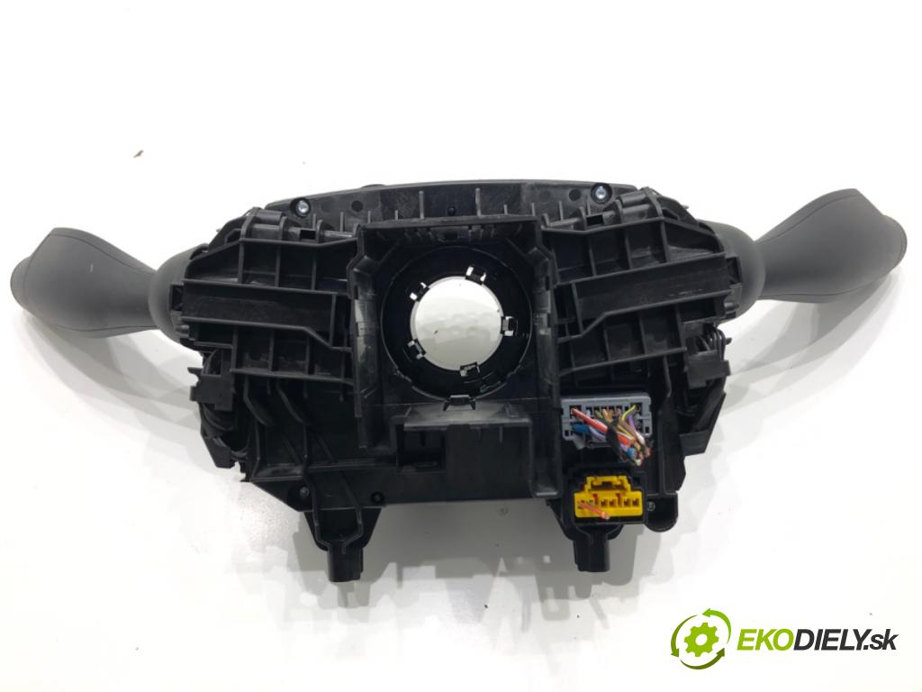 VOLVO XC60 II SUV 2020 173 kW B5 Mild-Hybrid AWD 1969 přepínač kombinovaný 32266025 (Páčky pod volantem)