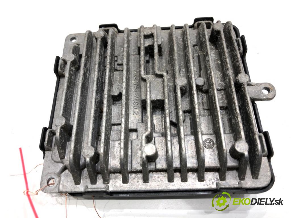 VOLVO XC60 II SUV 2020 173 kW B5 Mild-Hybrid AWD 1969 měnič XENON 31427776 (Řídící jednotka xenonu)