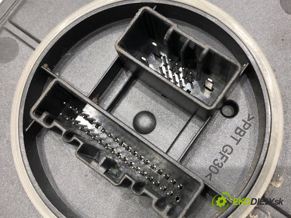 VOLVO XC60 II SUV 2020 173 kW B5 Mild-Hybrid AWD 1969 měnič XENON 31427776 (Řídící jednotka xenonu)