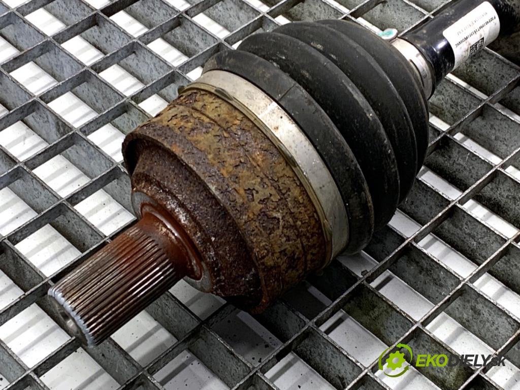 VOLVO XC60 II SUV 2020 173 kW B5 Mild-Hybrid AWD 1969 poloos levý přední část P32240709