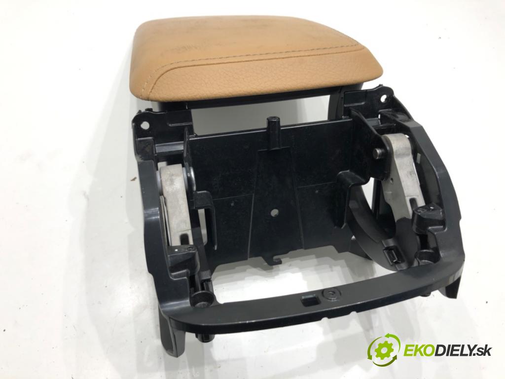 VOLVO XC60 II SUV 2020 173 kW B5 Mild-Hybrid AWD 1969 Lakťová opierka 31469700 (Lakťová opierka)