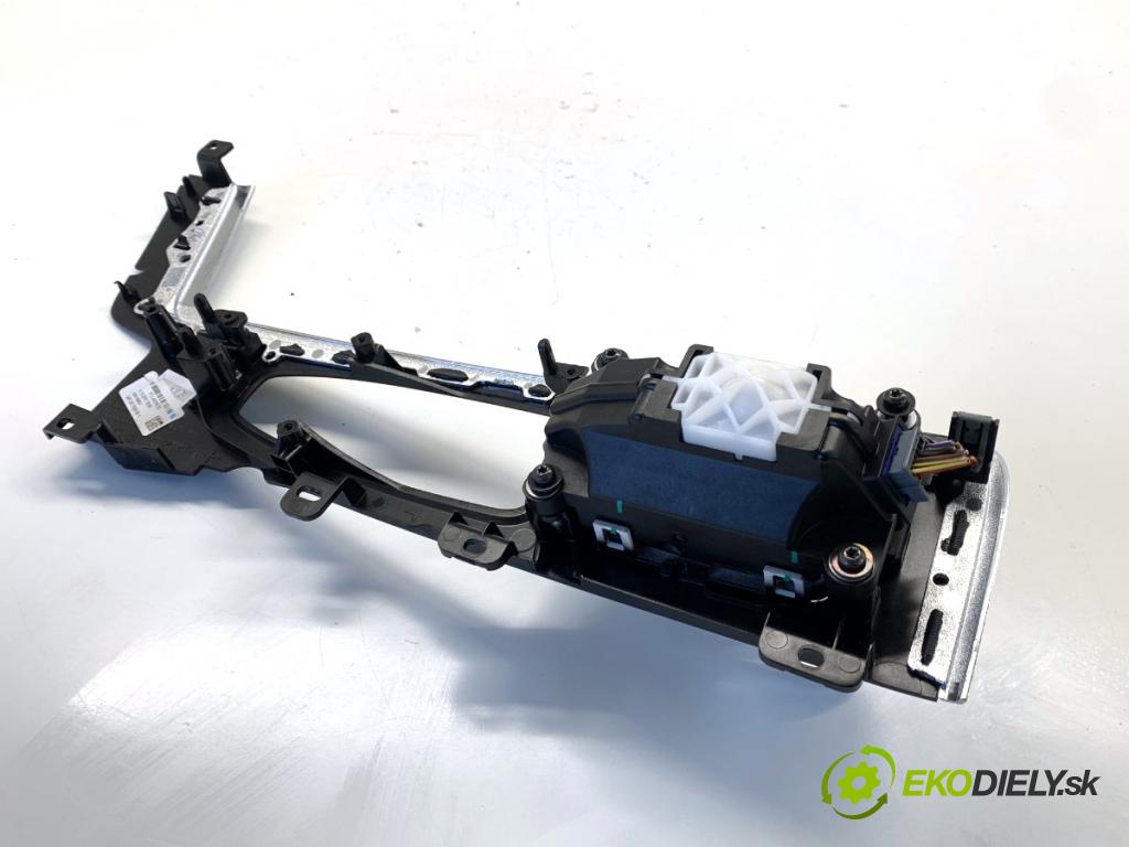 VOLVO XC60 II SUV 2020 173 kW B5 Mild-Hybrid AWD 1969 Kulisa 31492153 (Rýchlostná páka (kulisa))