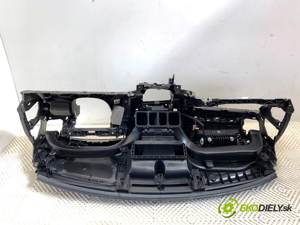 VOLVO XC60 II SUV 2020 173 kW B5 Mild-Hybrid AWD 1969 Palubná doska VANKÚŠ: spolujazdca