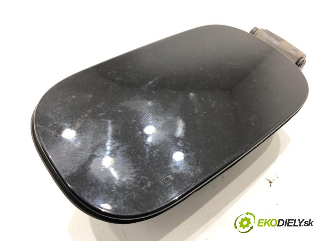 VOLVO XC60 II SUV 2020 173 kW B5 Mild-Hybrid AWD 1969 Dvierka nádrže paliva  (Kľučka dverí ostatné)