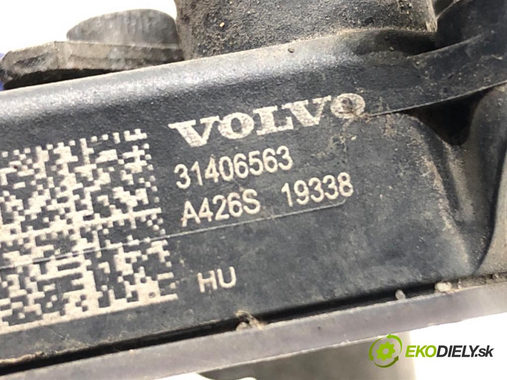 VOLVO XC60 II SUV 2020 173 kW B5 Mild-Hybrid AWD 1969 Snímač XENON pravy predný 32246992