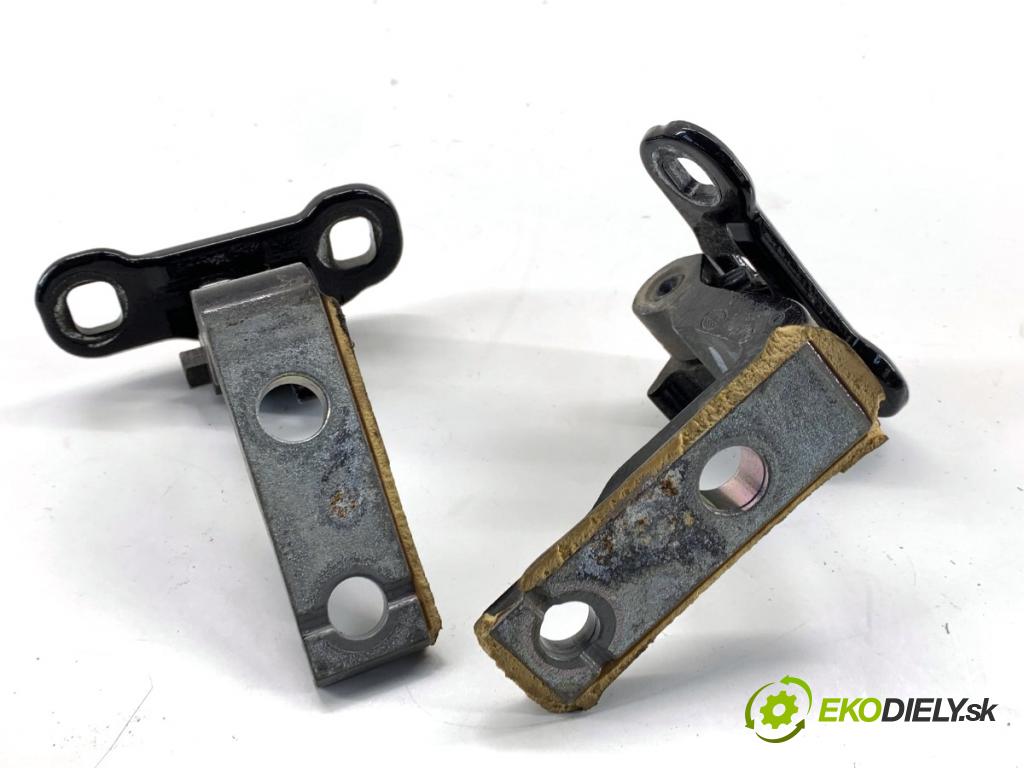 VOLVO XC60 II SUV 2020 173 kW B5 Mild-Hybrid AWD 1969 závěsky dveře přední část levé 31424607