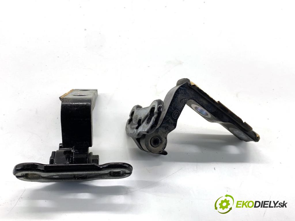 VOLVO XC60 II SUV 2020 173 kW B5 Mild-Hybrid AWD 1969 závěsky dveře přední část levé 31424607