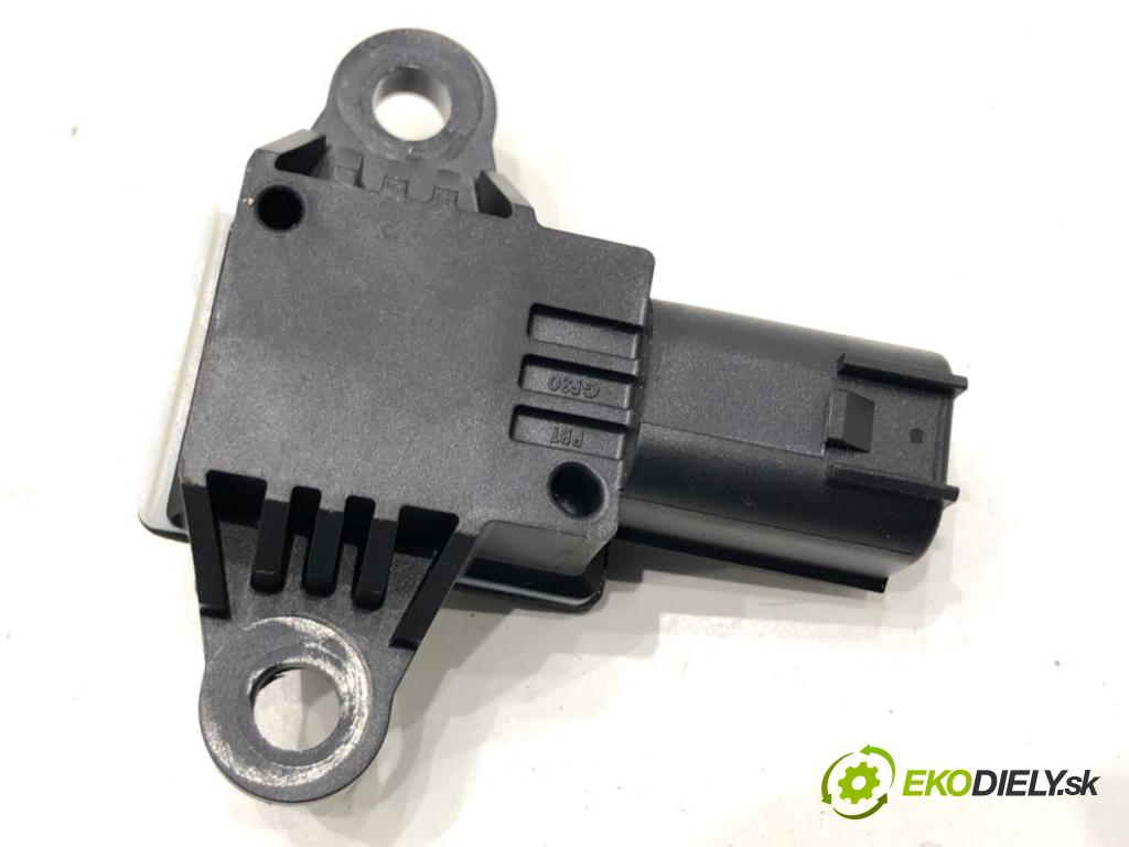 VOLVO XC60 II SUV 2020 173 kW B5 Mild-Hybrid AWD 1969 snímač nárazu 31406731 (Snímač nárazu)