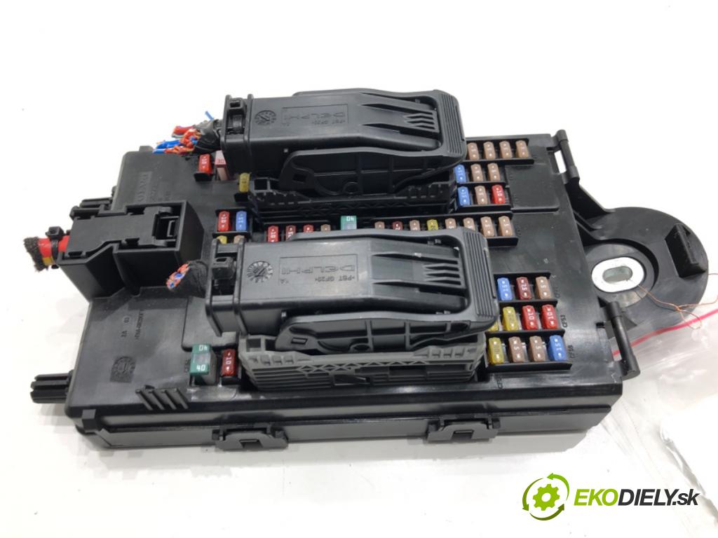 VOLVO XC60 II SUV 2020 173 kW B5 Mild-Hybrid AWD 1969 skříňka poistková 32315317 (Pojistková skříňka)