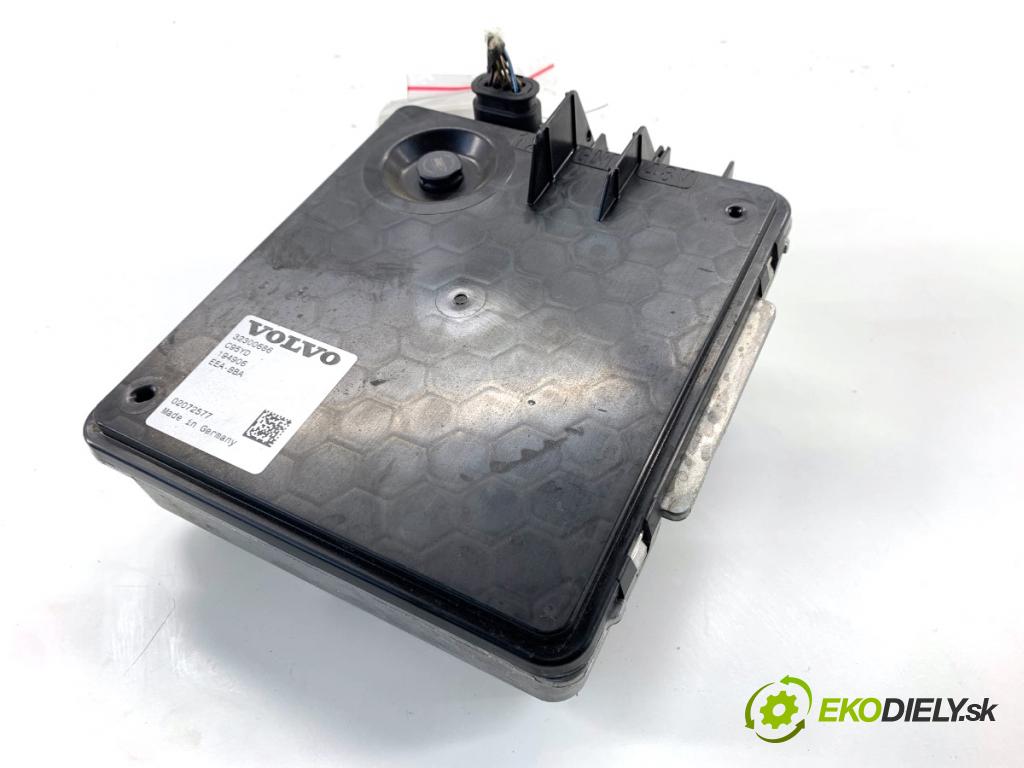 VOLVO XC60 II SUV 2020 173 kW B5 Mild-Hybrid AWD 1969 měnič 32300686