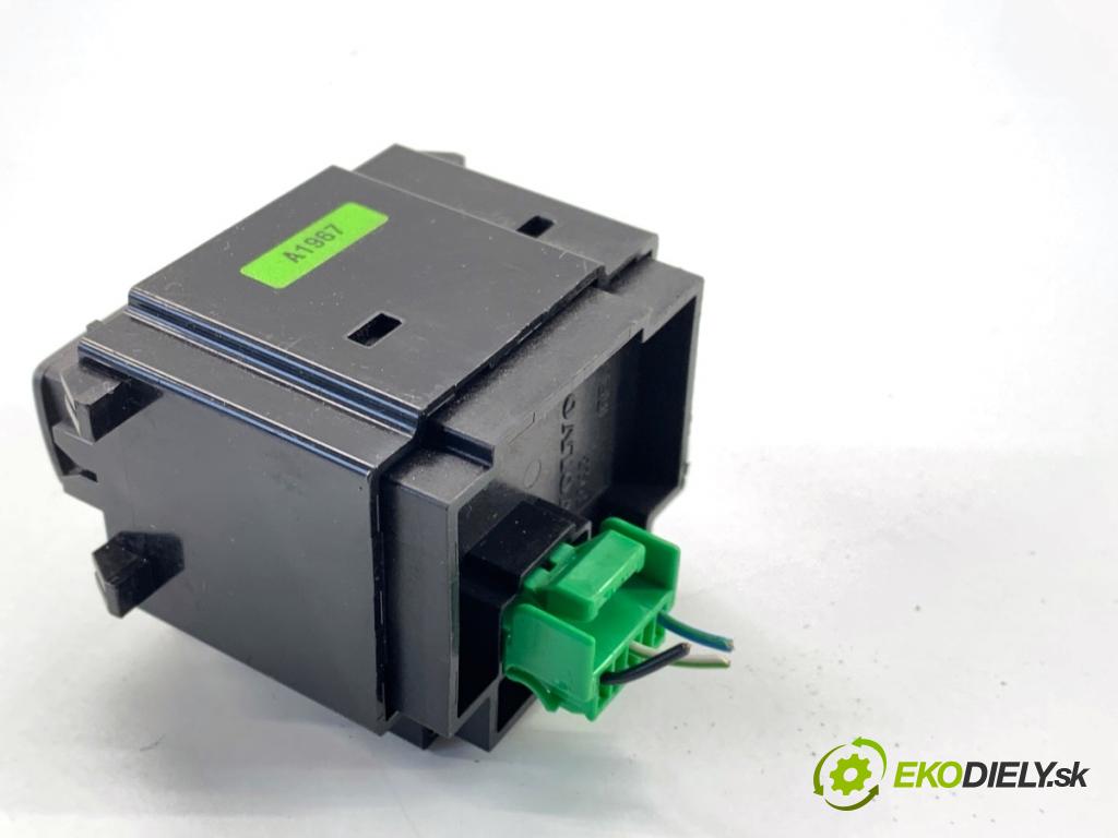 VOLVO XC60 II SUV 2020 173 kW B5 Mild-Hybrid AWD 1969 SPÍNAČE: ohrievania, vyhrievania sedačky 31346786