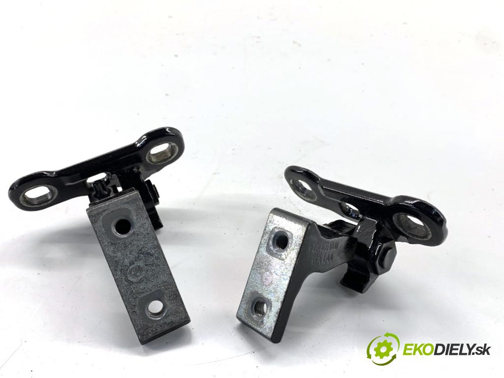 VOLVO XC60 II SUV 2020 173 kW B5 Mild-Hybrid AWD 1969 závesky Dvere zad ľave