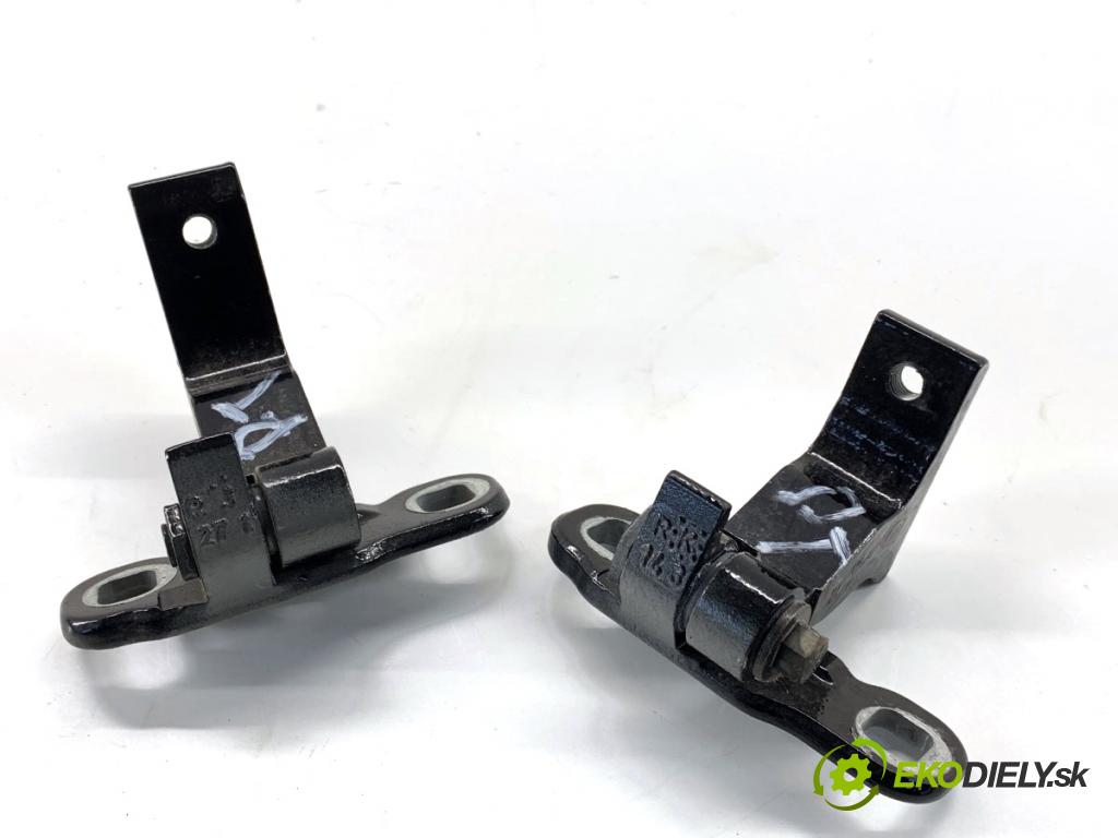 VOLVO XC60 II SUV 2020 173 kW B5 Mild-Hybrid AWD 1969 závesky Dvere zad pravé 31424590