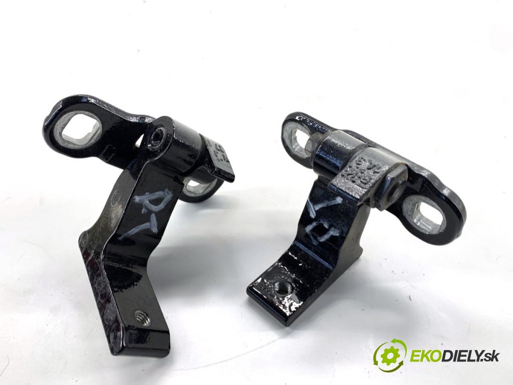 VOLVO XC60 II SUV 2020 173 kW B5 Mild-Hybrid AWD 1969 závesky Dvere zad pravé 31424590