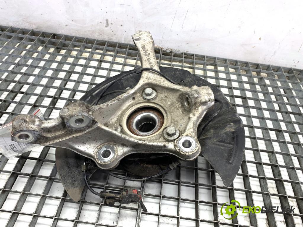 OPEL INSIGNIA B Kombi 2021 128 kW 2.0 CDTi (35) 1995 náboj pravy predný