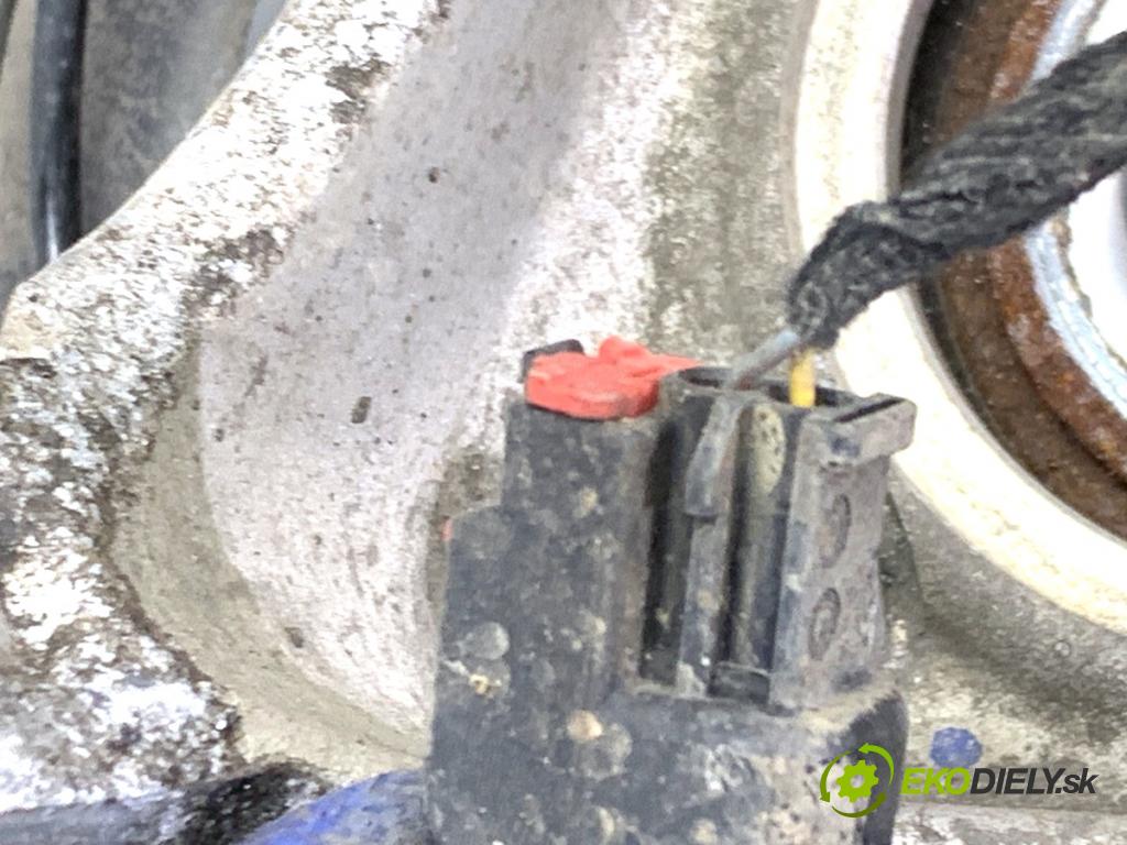 OPEL INSIGNIA B Kombi 2021 128 kW 2.0 CDTi (35) 1995 náboj pravy predný