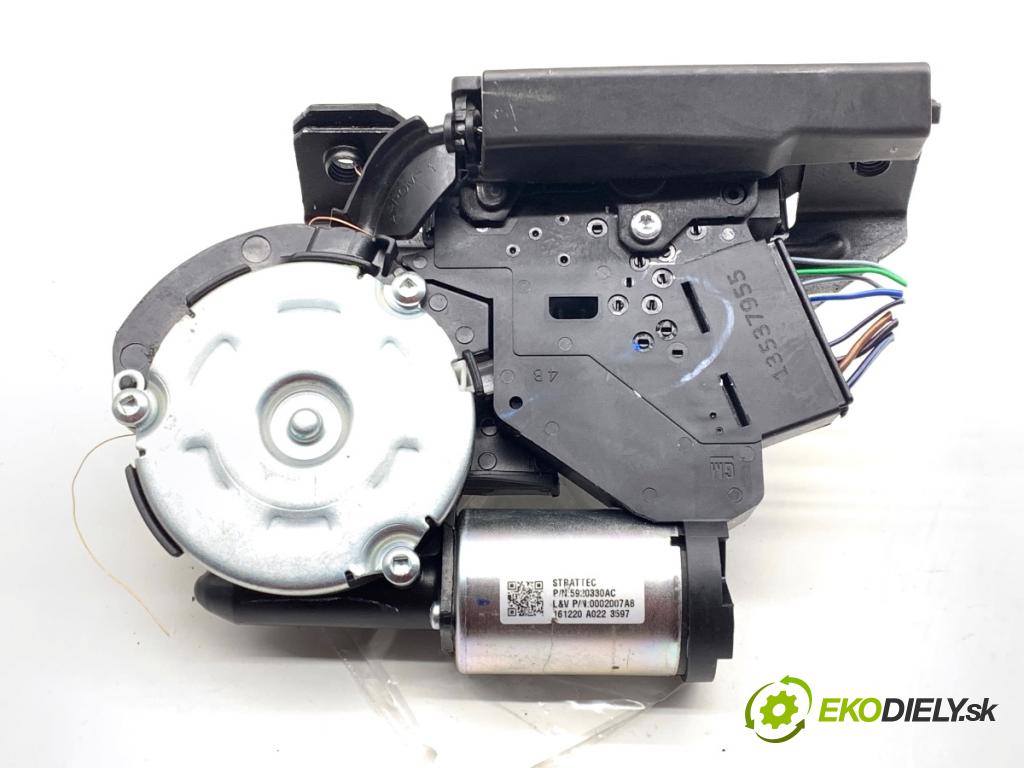 OPEL INSIGNIA B Kombi 2021 128 kW 2.0 CDTi (35) 1995 zámok dverí zad 13537955