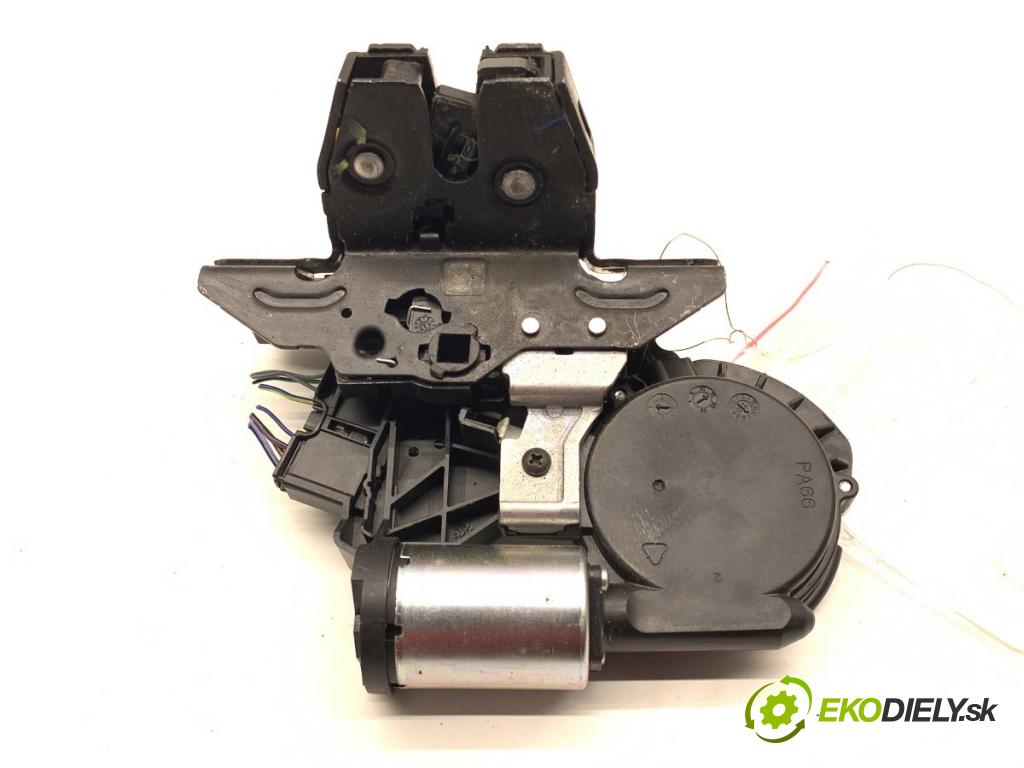 OPEL INSIGNIA B Kombi 2021 128 kW 2.0 CDTi (35) 1995 zámok dveří zadní část 13537955