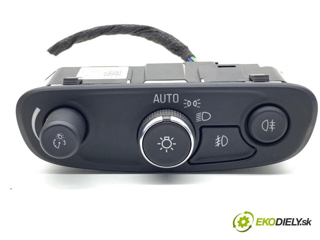 OPEL INSIGNIA B Kombi 2021 128 kW 2.0 CDTi (35) 1995 Spínač svetiel 84215920