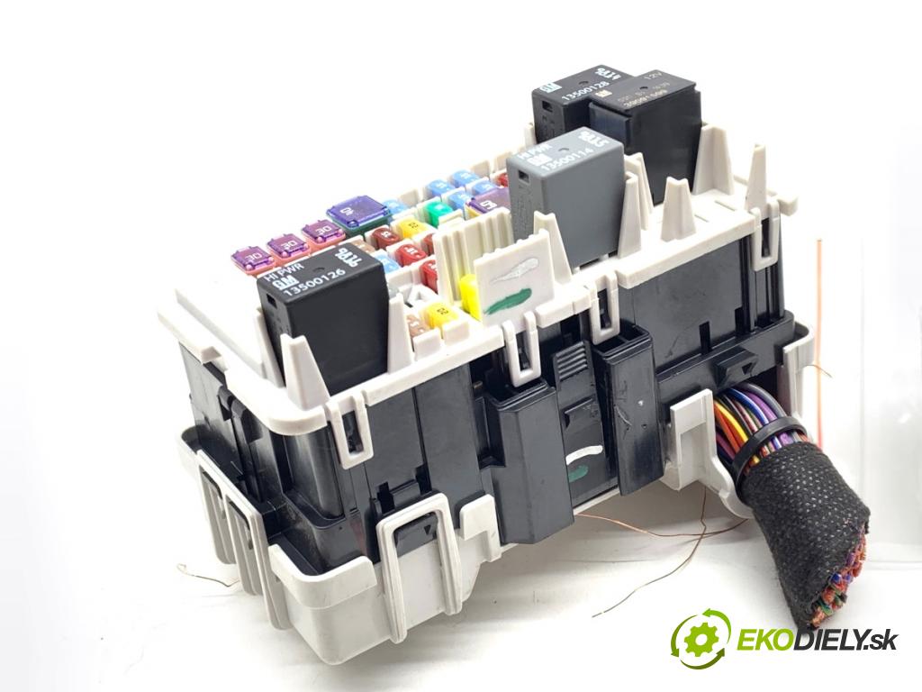 OPEL INSIGNIA B Kombi 2021 128 kW 2.0 CDTi (35) 1995 Skrinka poistková 35048788 (Poistková skrinka)