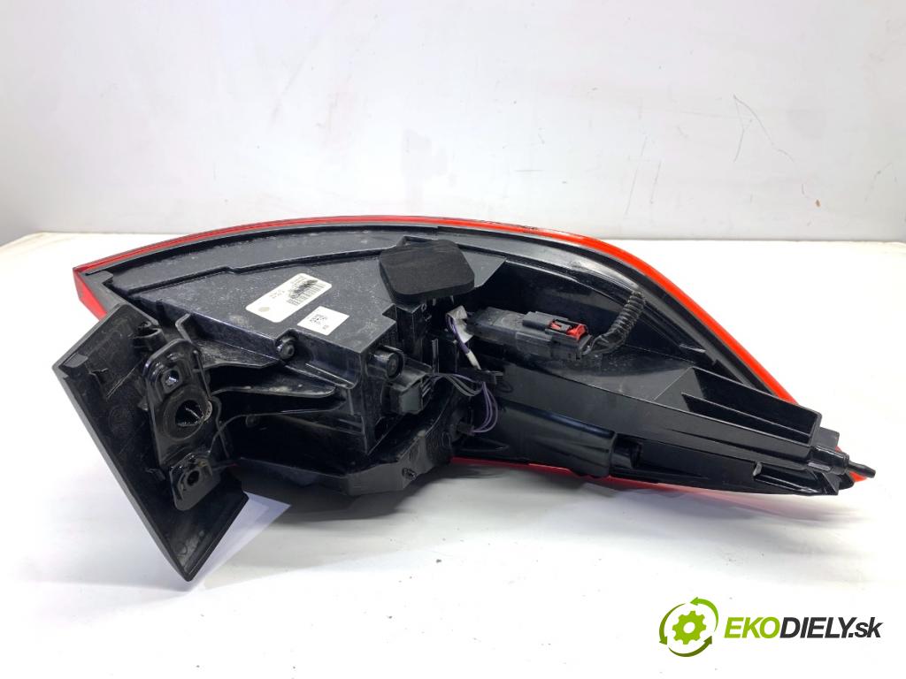 OPEL INSIGNIA B Kombi 2021 128 kW 2.0 CDTi (35) 1995 světlo pravý zadní část