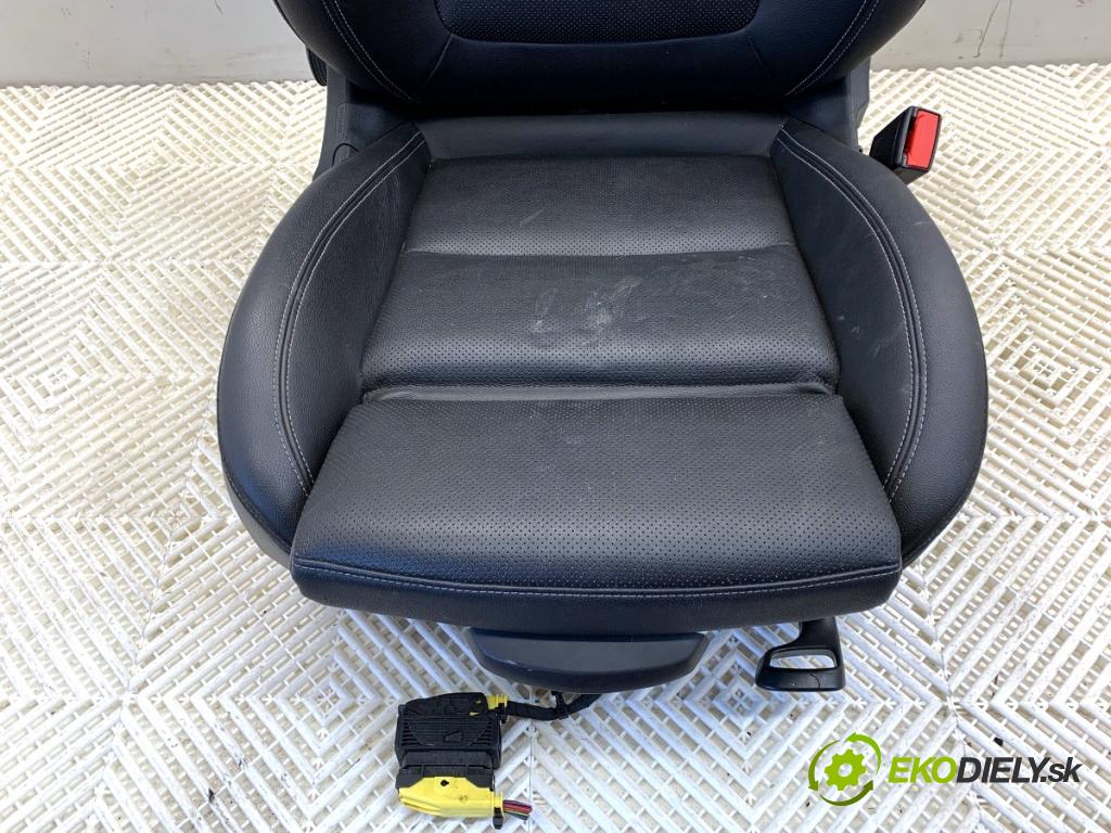 OPEL INSIGNIA B Kombi 2021 128 kW 2.0 CDTi (35) 1995 sedadlo pravý přední část