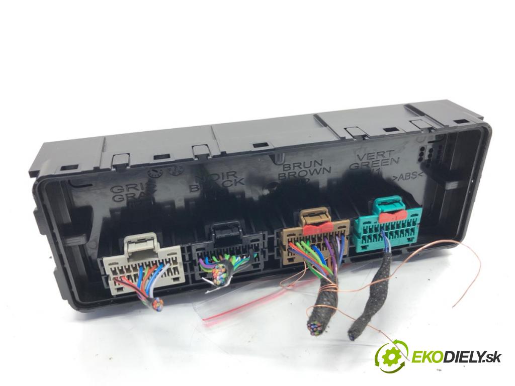 OPEL INSIGNIA B Kombi 2021 128 kW 2.0 CDTi (35) 1995 Modul klimatizácie 84703790 (Kľučka dverí ostatné)