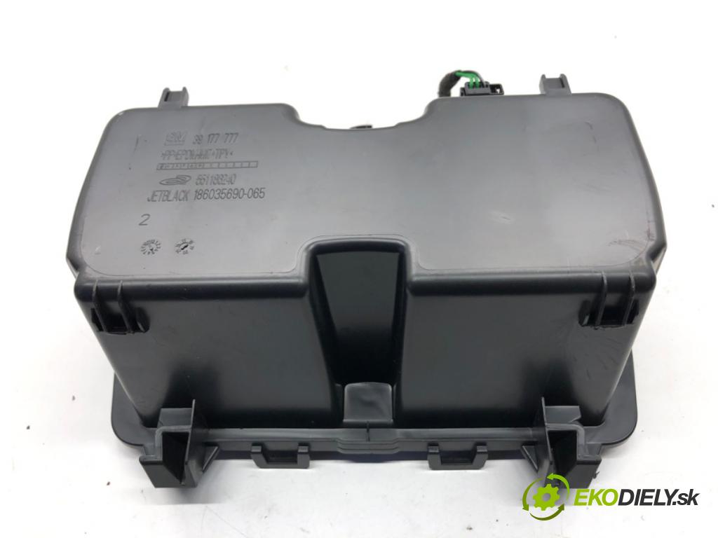 OPEL INSIGNIA B Kombi 2021 128 kW 2.0 CDTi (35) 1995 držák na nápoje 39177777 (Držák nápojů)