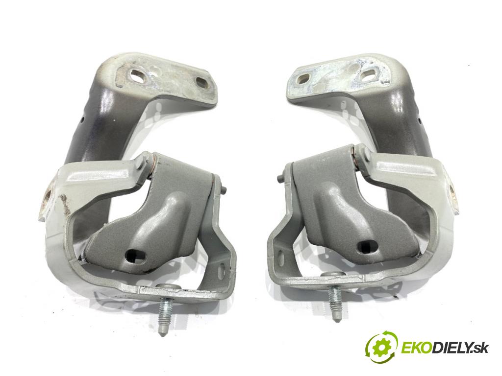 AUDI A6 C7 Kombi 2012 120 kW 2.0 TDI 1968 závesky dverí zad 4G9827300