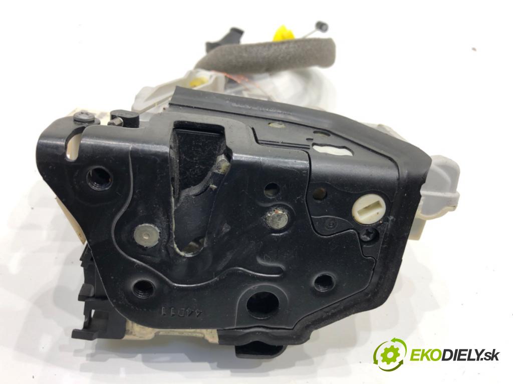 AUDI A6 C7 Kombi 2012 120 kW 2.0 TDI 1968 zámok Dvere pravy zad 4G0839016